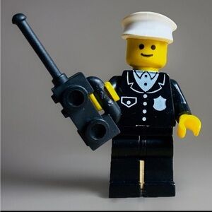 Vintage LEGO Minifigure Policeman Classic Town Police Station Chief Officers